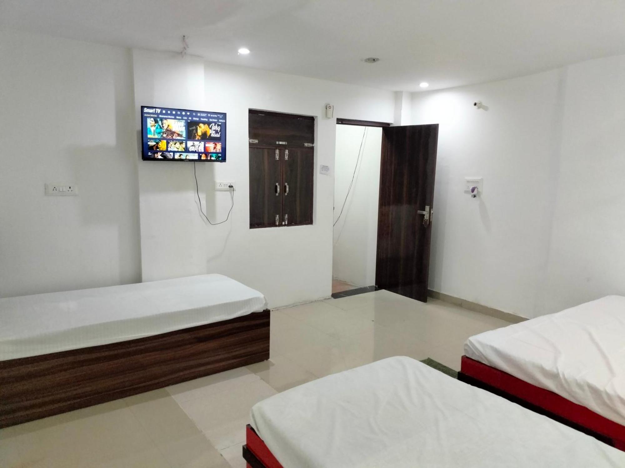 Amit Guest Innn Vrindavan Exterior photo