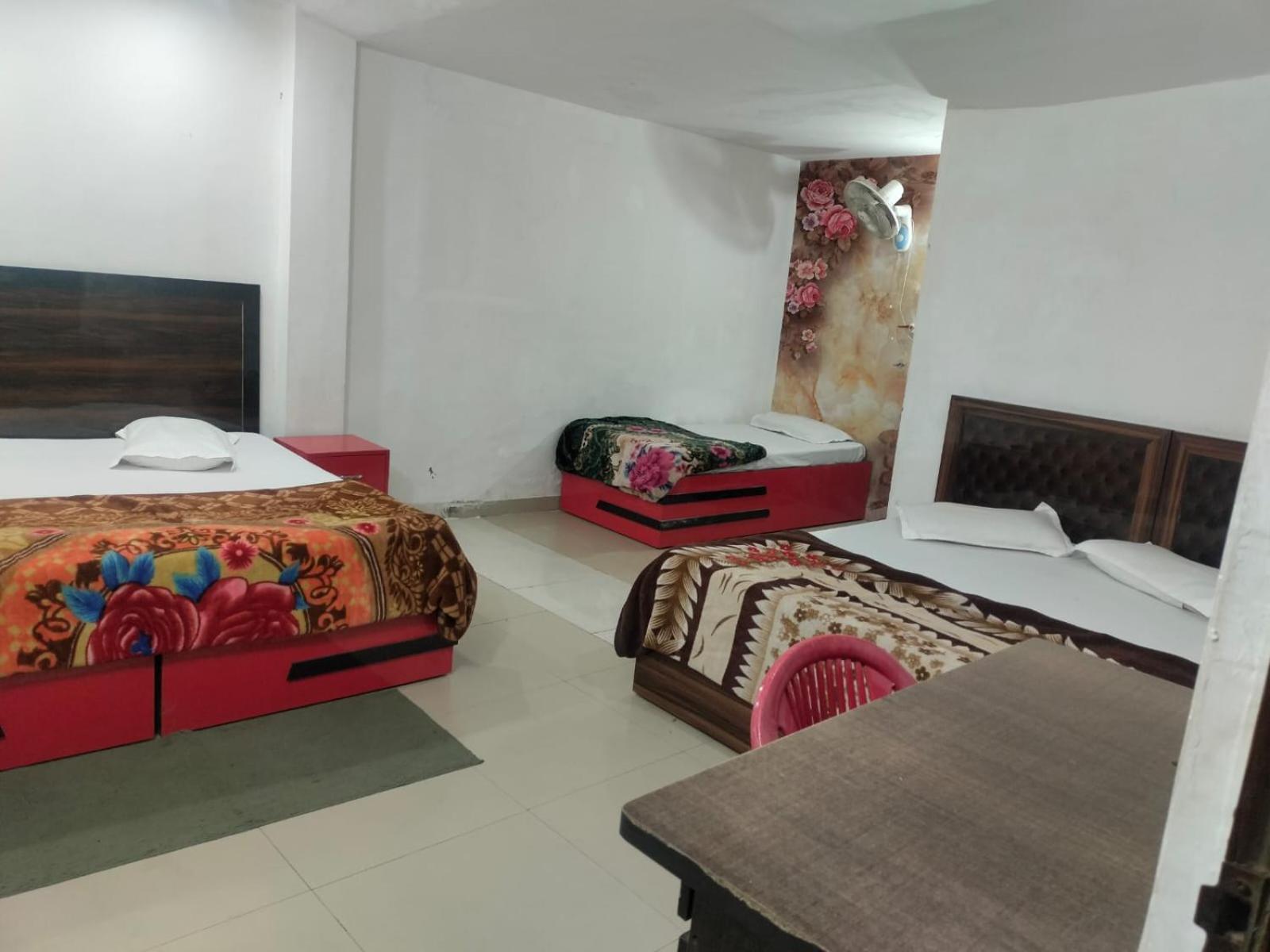 Amit Guest Innn Vrindavan Exterior photo
